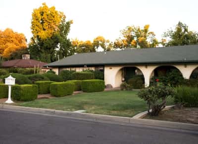 Royal Gardens Senior Care - Senior Living Facility