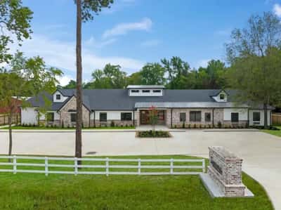 Seasons Assisted Living & Memory Care – Magnolia - Senior Living Facility