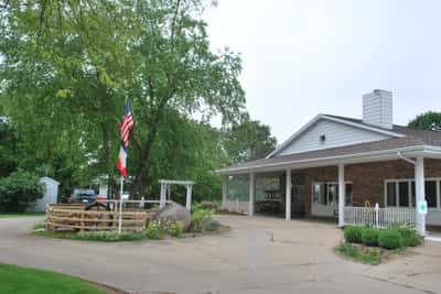 Linn Manor Care Center - Senior Living Facility