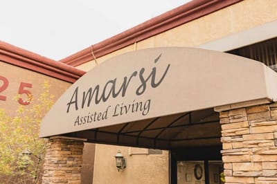 Entrance of Amarsi Assisted Living with signage