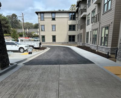 Entrance drive area of Westmont of Brentwood