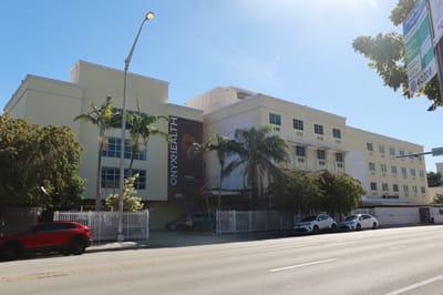Exterior view of Ponce Health and Rehabilitation Center