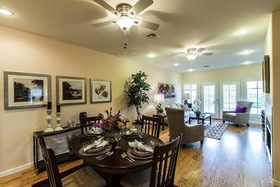 Cozy common area with dining table and seating