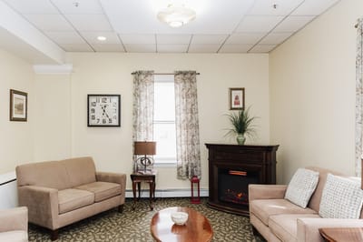 Common area with seating and decorative elements