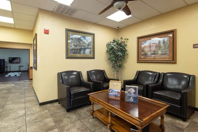 Common area with seating and decorations in the facility