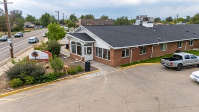 Exterior view of Oakwood Rehab and Nursing Center.