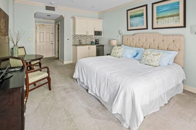 Cozy private resident room with a queen bed