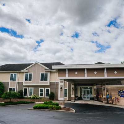 Exterior view of Edgewood Summit with clouded sky