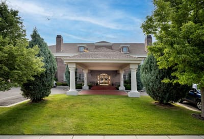 Front view of Coventry Senior Living facility