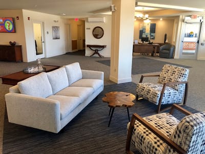 A cozy common area with furniture in the facility