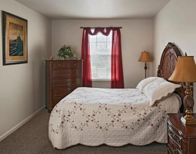 A cozy, well-furnished private resident room