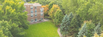 Aerial view of RosePointe I surrounded by greenery