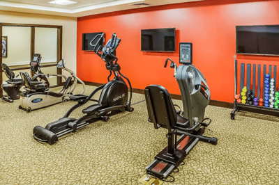 Well-equipped fitness area with exercise machines