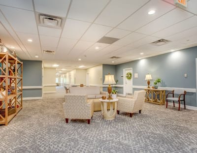 Common area with seating and decor in the facility