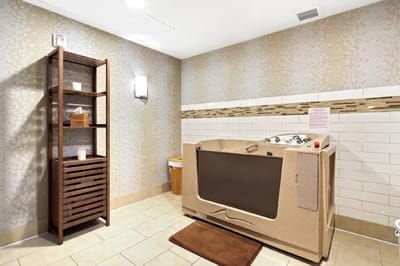 Interior view of a therapeutic bathing area