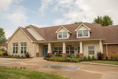 Exterior view of Bickford of Bourbonnais with landscaped entrance