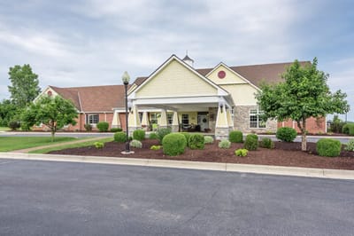 Exterior view of Bickford of Bourbonnais with landscaping