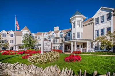 Exterior view of Bickford of Bourbonnais with landscaping
