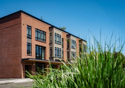 Exterior view of Empress Senior Living at Laurelhurst