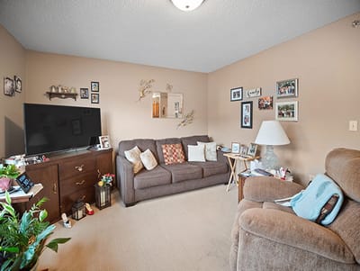 Good Samaritan Society Sioux Falls Village, Nursing Home in Sioux Falls, SD — Cozy living room with comfortable furniture and decor