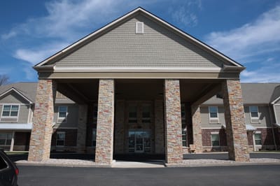Front entrance of Forest Hills Commons facility
