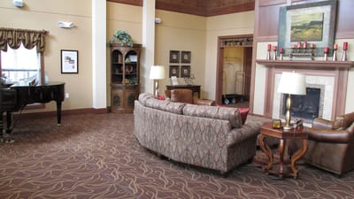 Cozy common area with furnishings and decor