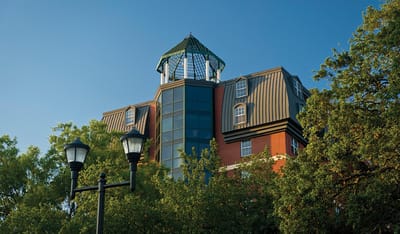 Exterior view of the Lambeth House Retirement Community building