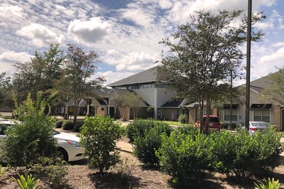 Exterior view of Oak Park Village at Slidell