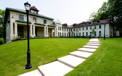 Exterior view of Park Lane at Sea View with landscaped garden