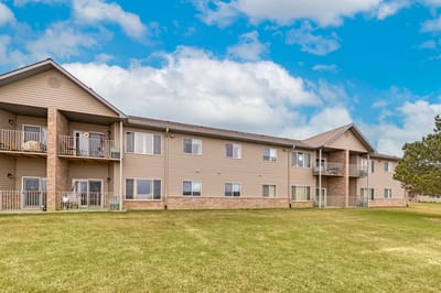 Exterior view of Arrowhead Lodge Senior Living building