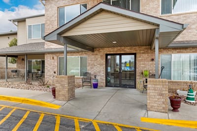Exterior entrance of Arrowhead Lodge Senior Living