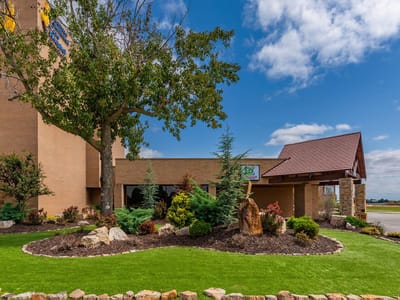 Outdoor view of Liberty Park Senior Living landscaping