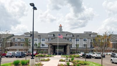 Exterior view of Evergreen Crossings Retirement Community