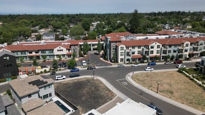 Aerial view of Oakmont of East Sacramento facilities