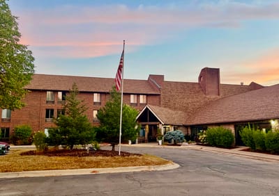 Exterior view of Independence Village of Naperville