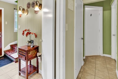 Interior hallway with decorative elements