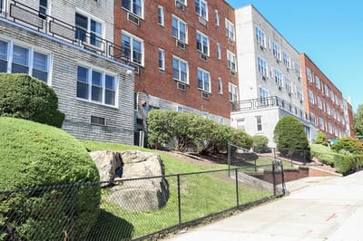 Exterior view of the Split Rock Rehabilitation center