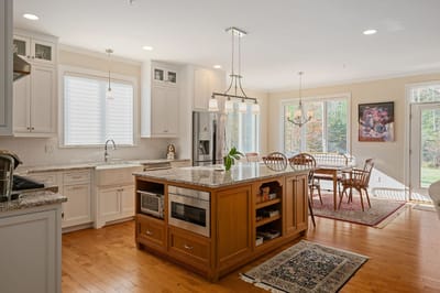 Bright and spacious dining room with modern decor
