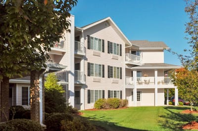Exterior view of Holiday Creekside Terrace building