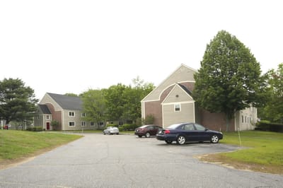 Exterior view of Oxford Meadow Apartments