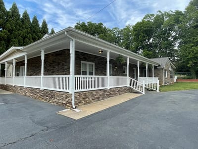 Exterior view of Peace Haven Assisted Living facility