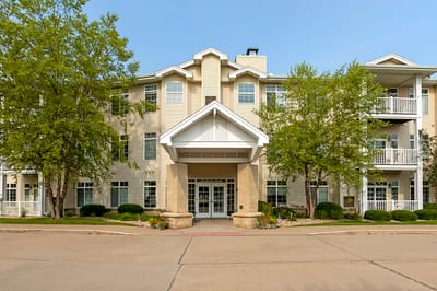 Front entrance of Silvercrest Garner Senior Living