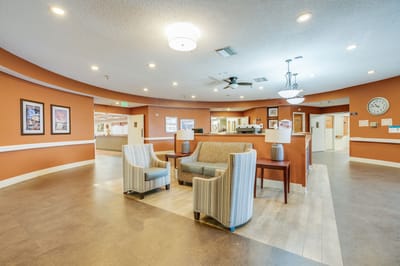 Common area with seating and a welcoming atmosphere