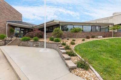 Entrance and landscaping of Stonebridge Villa Marie