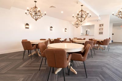 Bright dining room with modern furnishings