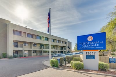 Entrance view of LifeStream at Glendale facility