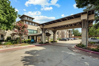 Front entrance of Parkview in Frisco with outdoor space
