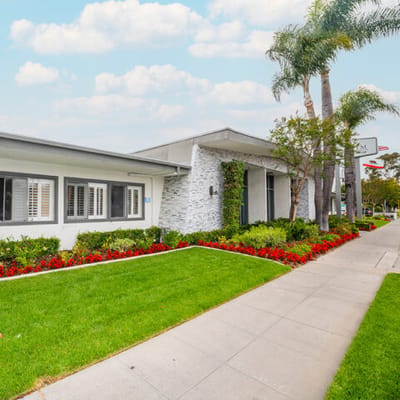 Exterior view of Anaheim Healthcare Center with landscaping