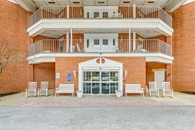 Exterior view of Colonial Heights Senior Living entrance