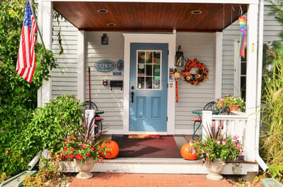 Entrance of the facility with a welcoming decor